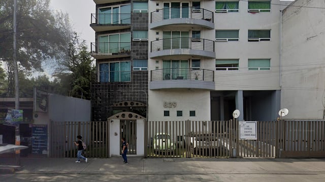 Peritos de la Fiscalía CDMX ingresan al edificio del hallazgo de Edith Guadalupe