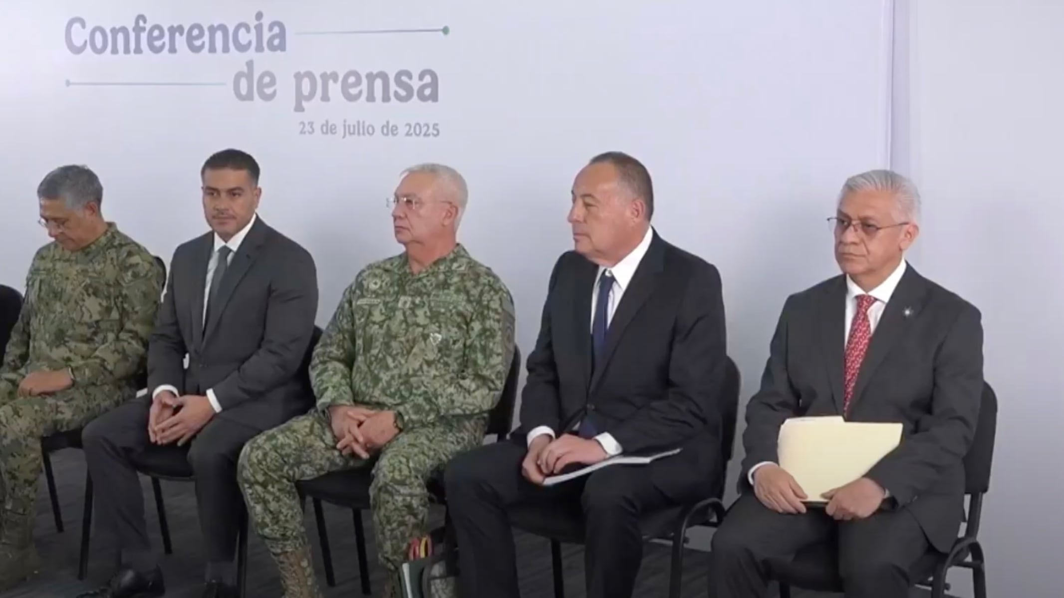 Conferencia de Operación Liberación en el Estado de México. Los temas importantes: Negocios involucrados en extorsiones; aumento de precios; 14 municipios; 48 detenidos de La Familia Michoacana y más