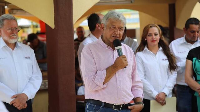 Andrés Manuel López Obrador. Reclamos por los 43.