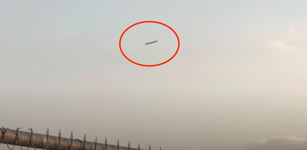 Captan objeto extraño sobrevolando el socavón de Puebla/captura de video