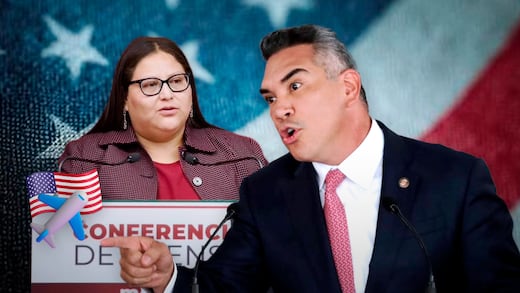 Citlalli Hernández cuestiona a Alito Moreno por cuánto gasta en viajes a Estados Unidos