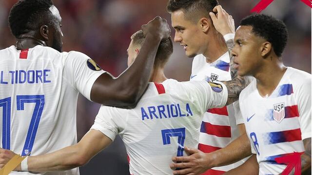 Estados Unidos celebra su pase a la siguiente ronda.