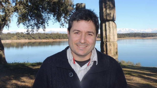 Julián Macías, analista español que exhibió la guerra sucia contra AMLO