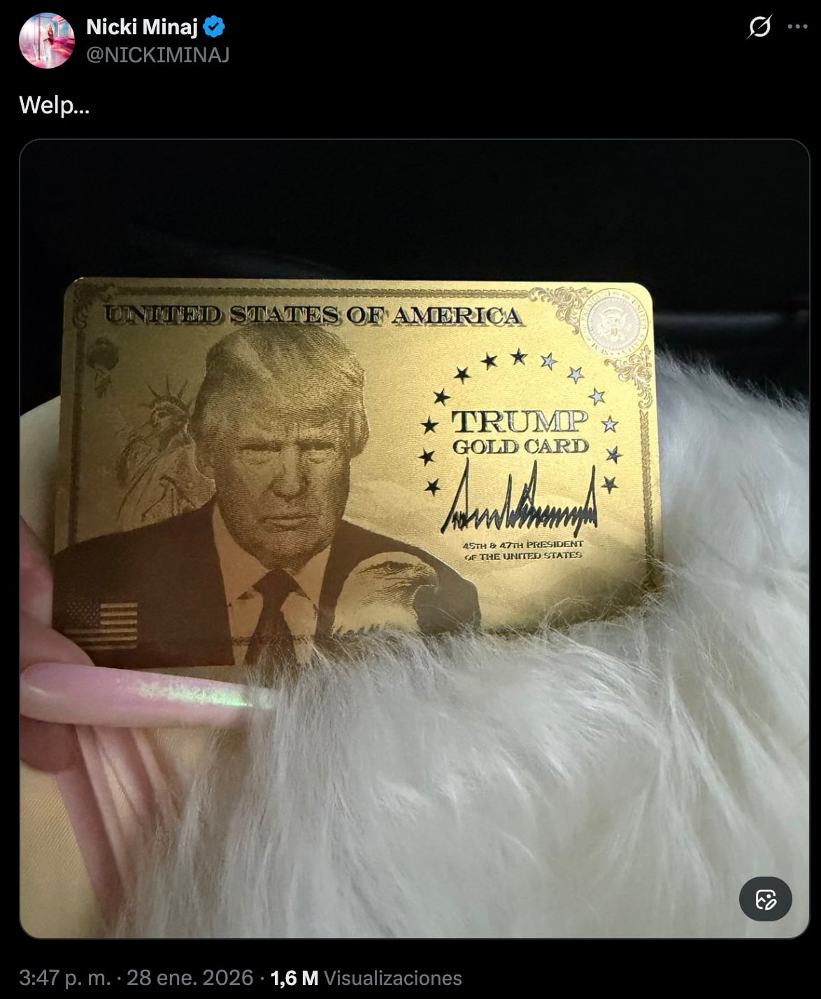 Nicki Minaj presume su tarjeta dorada Trump
