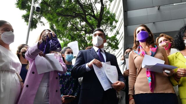 Alejandro Moreno y legisladoras del PRI denuncian a Layda Sansores