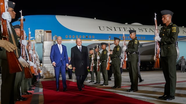 AMLO recibe a Joe Biden en su primera visita oficial a México