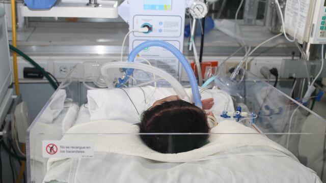 IMSS retiran tumor de 20 centímetros