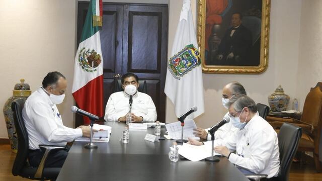 Miguel Barbosa (centro)