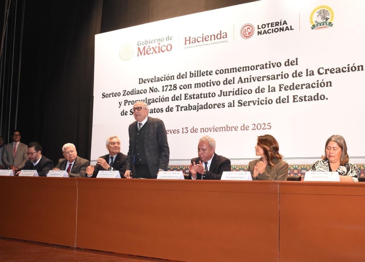 Lotería Nacional celebra 87 años de la FSTSE con billete conmemorativo.