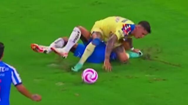 Brian Rodríguez lesionado por Jesús Gallardo