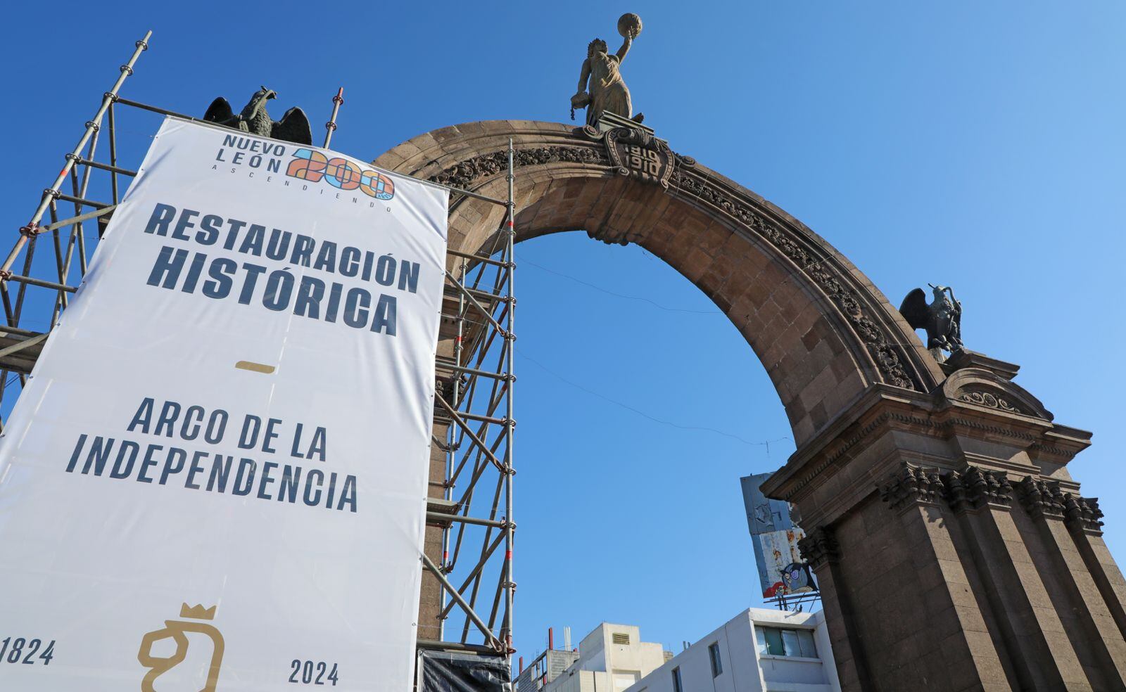 Inician las obras por la restauración del Arco de la Independencia