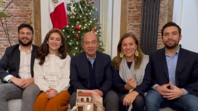 Felipe Calderón y Margarita Zavala mandan mensaje de Navidad junto a toda su familia