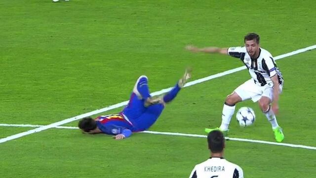 Messi sufrió una aparatosa caída