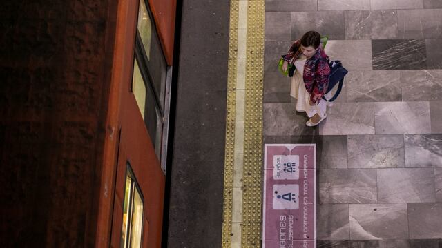 Metro durante paro de mujeres.