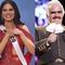 Andrea Meza lamenta muerte de Vicente Fernández previo a entregar corona de Miss Universo