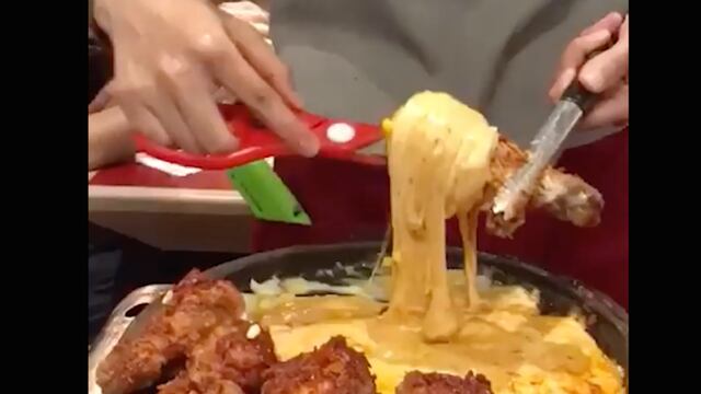 Alitas cubiertas de queso.