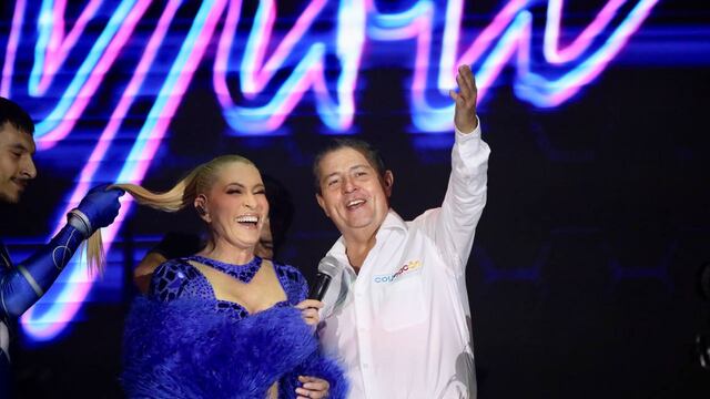 GIOVANI GUTIÉRREZ FESTEJÓ A LAS MAMÁS DE COYOACÁN CON CONCIERTO DE YURI