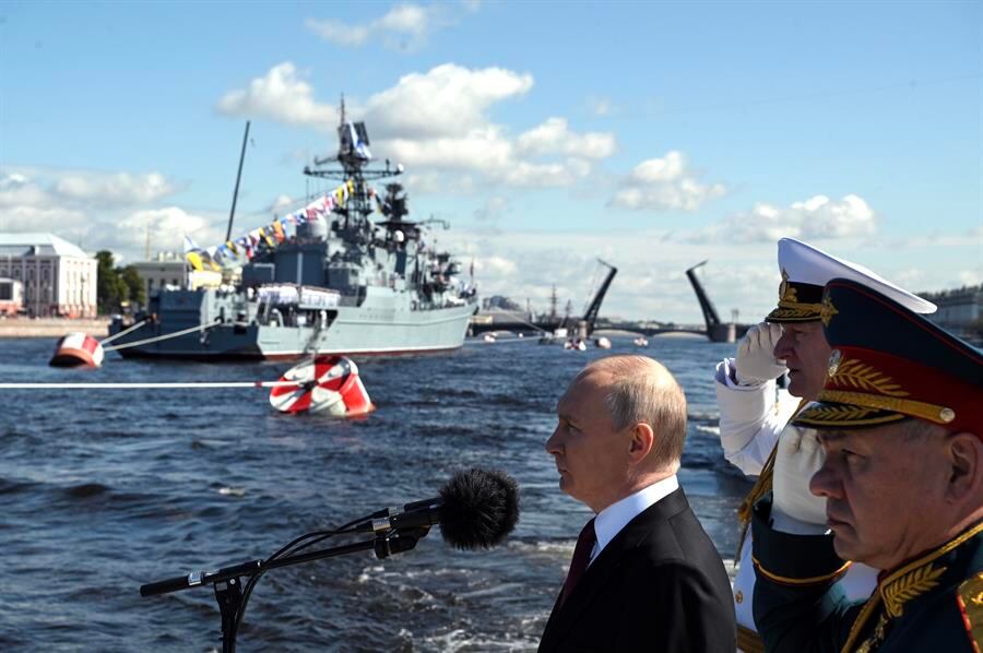 Vladimir Putin anuncia que la Armada rusa sumará este año 30 nuevos buques