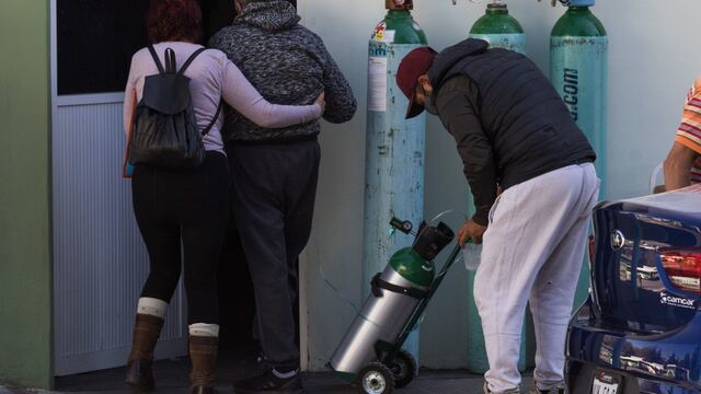 Persona con oxígeno artificial