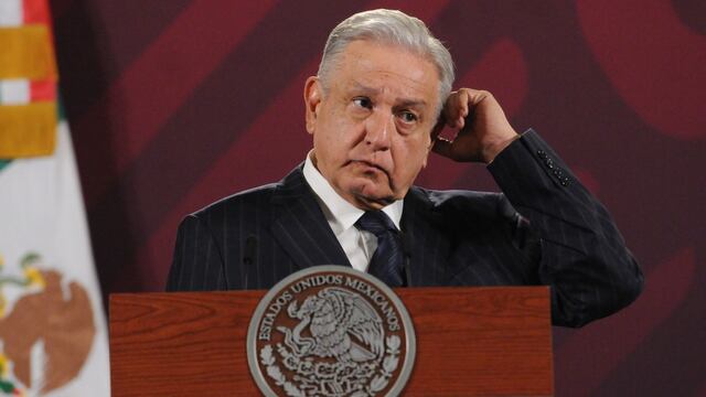 Andrés Manuel López Obrador, presidente de México, responde a la prensa durante la conferencia mañanera.