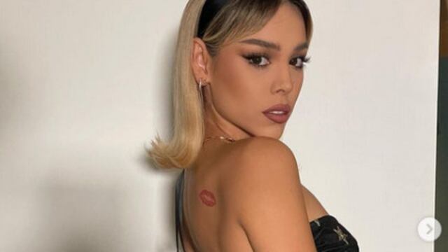 Danna Paola. Vestido de constelaciones negro