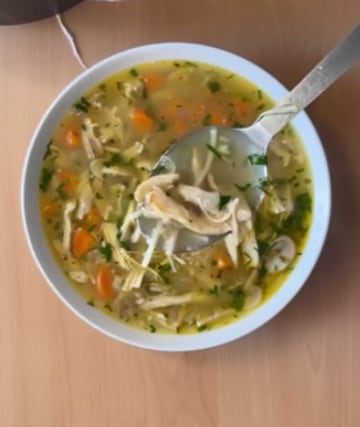 Caldo de pollo
