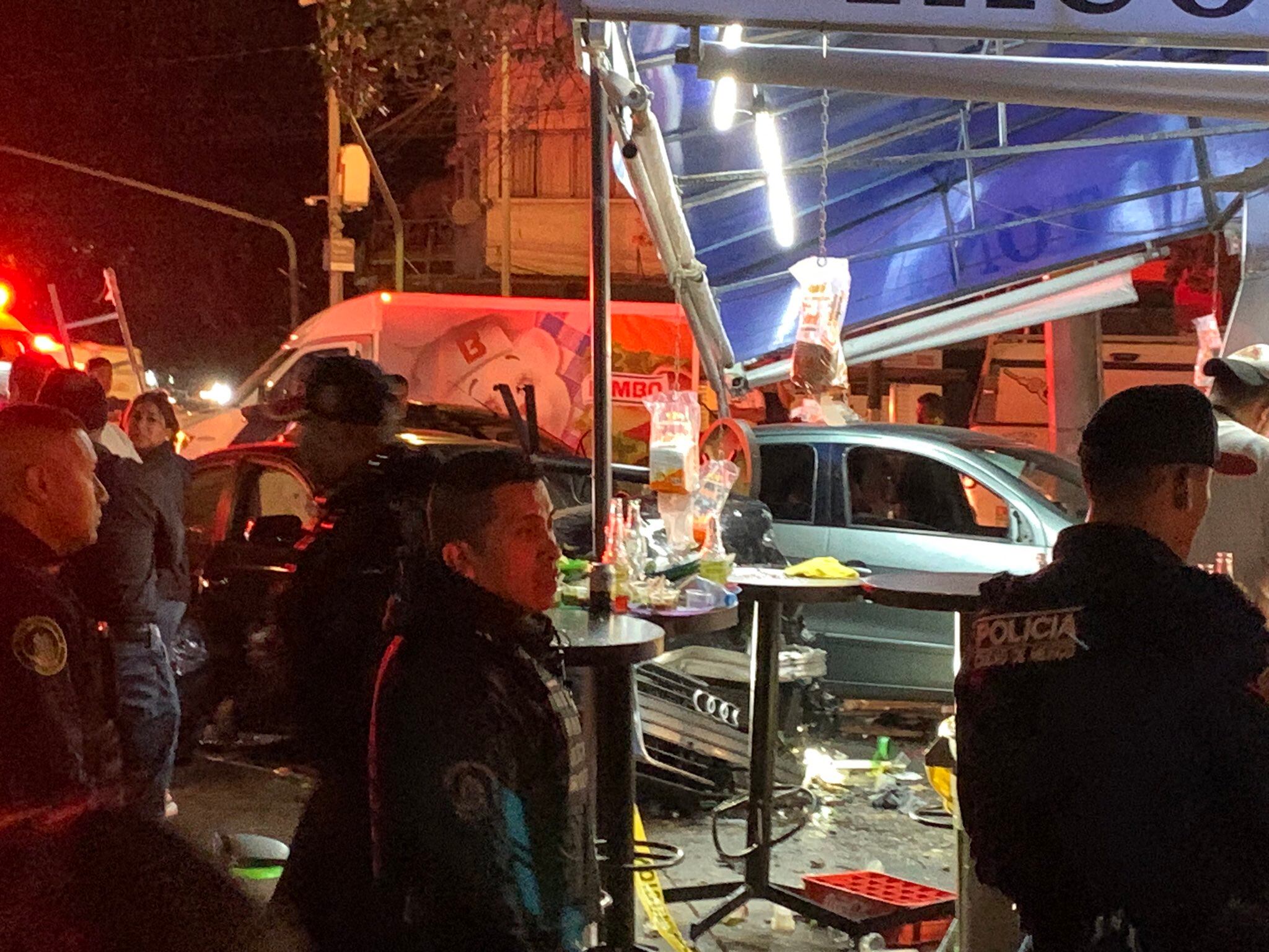 Chocan con puesto de tacos