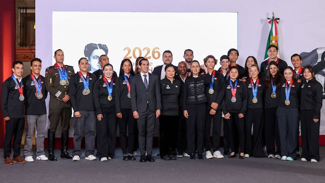 Claudia Sheinbaum y los atletas mexicanos de Santo Domingo 2026