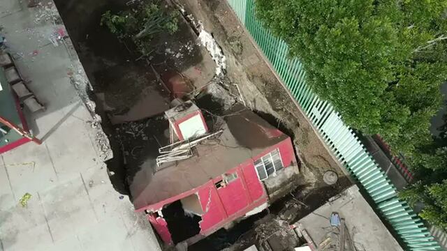 Gimnasio colapsa por socavón en la Gustavo A. Madero