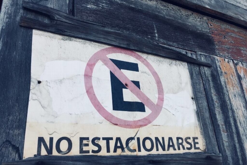 Letrero de no estacionarse