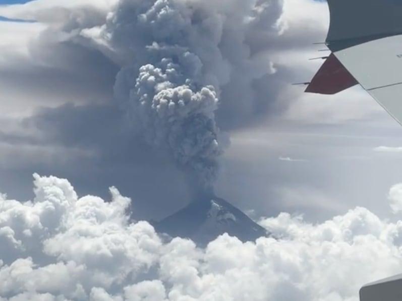 VIDEO: Exhalación del volcán Popocatépetl