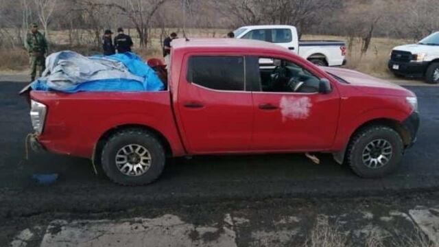 Camioneta con cuerpos