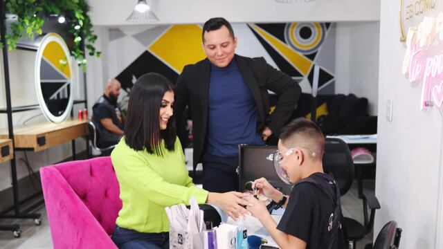 Kimberly Flores y Gabriel