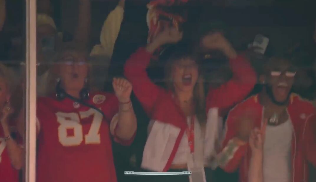 Taylor Swift animando a los Kansas City Chiefs