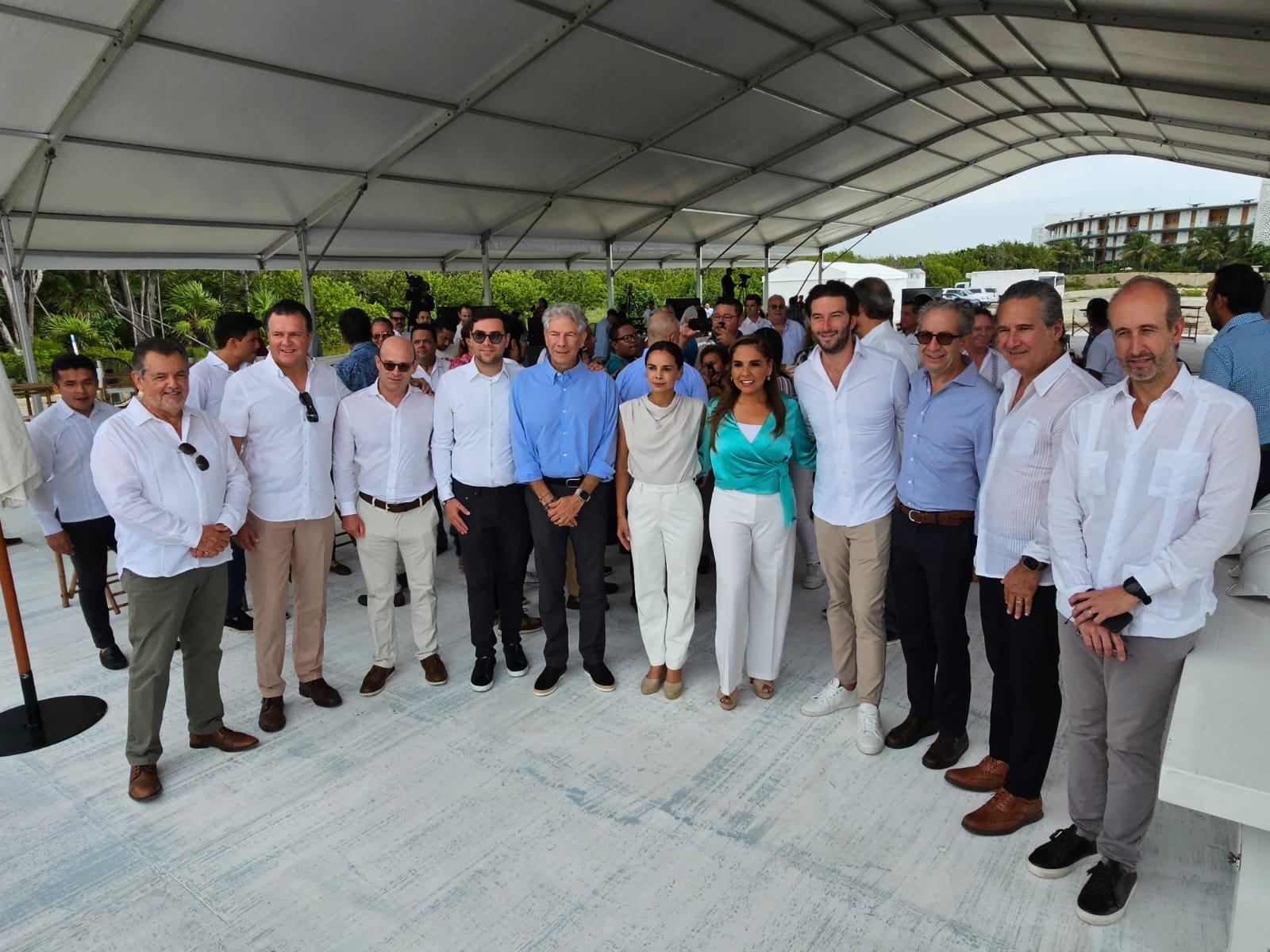 Colocan primera piedra de hoteles Grupo Posadas