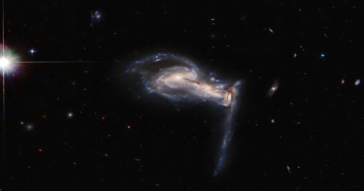 Telescopio Hubble de la NASA capta un triplete de galaxias “peleando ...