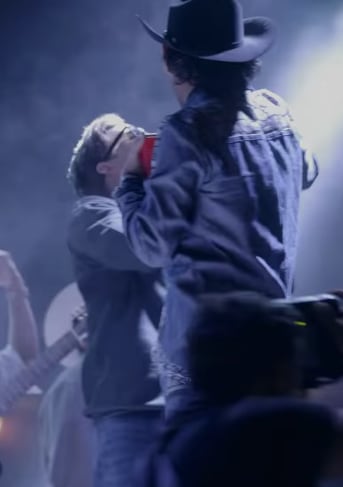 Drake Bell no soportó el alcoholismo de Eduin Caz