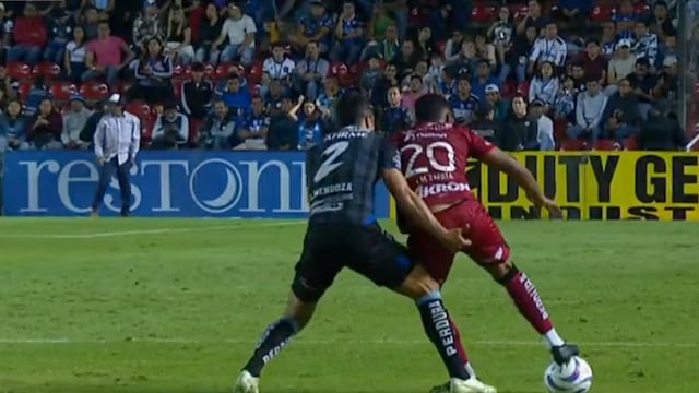 Omar Mendoza tocó partes íntimas del rival
