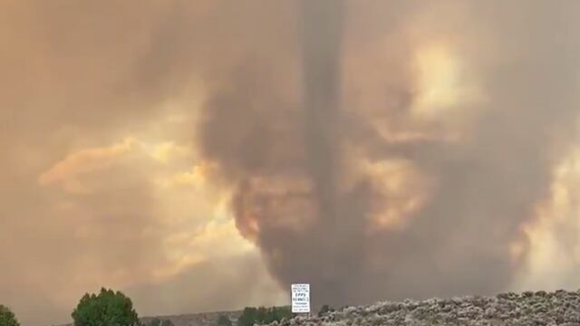 Tornado de fuego en California