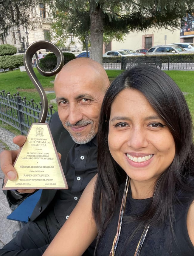 Héctor Becerra y su esposa, Jessica Ayala Barbosa