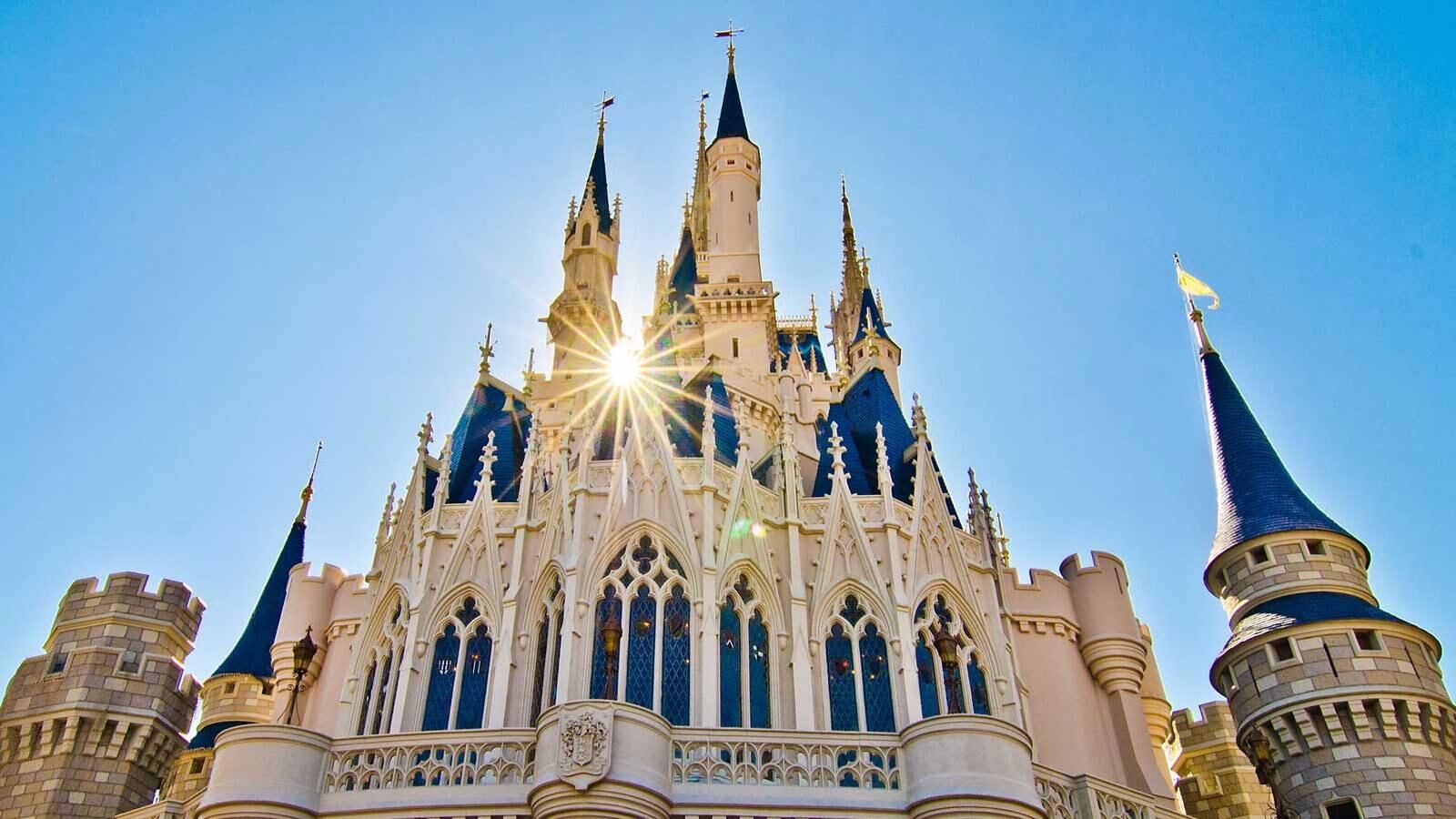 Disney World despide a empleados para contratar a inmigrantes por menor salario