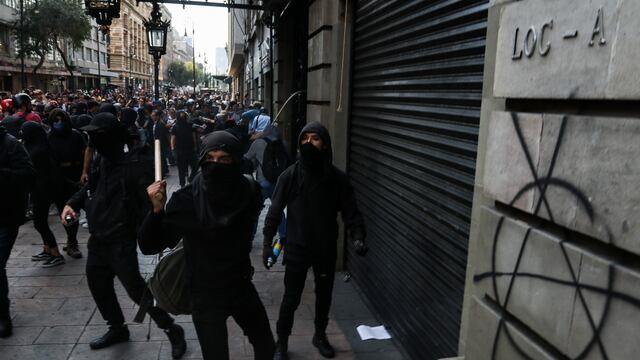 Actos vandálicos en marcha.