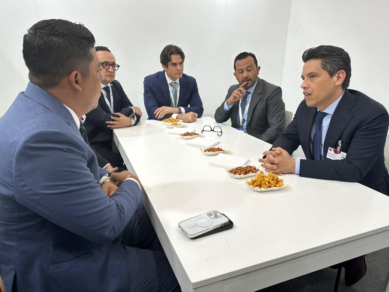 Ricardo Gallardo se reúne con el embajador de México en Alemania para promover a San Luis Potosí