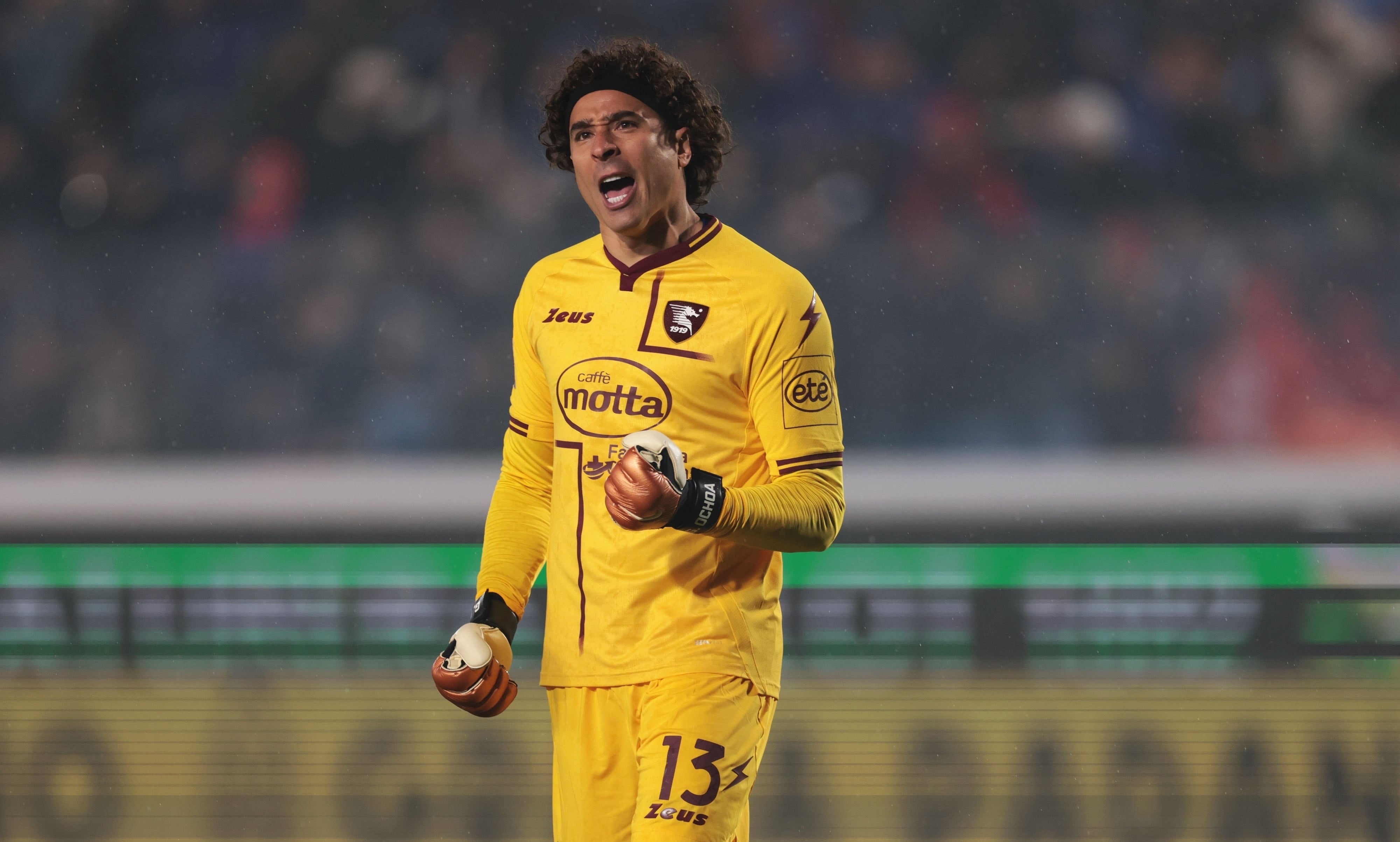 Guillermo Ochoa en el Salernitana