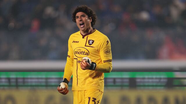 Guillermo Ochoa en el Salernitana