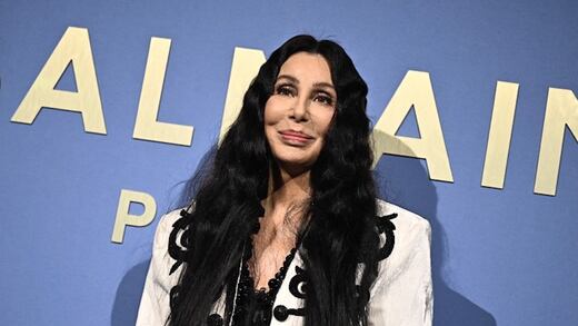 Cher solicita la tutela de su hijo Elijah Blue Allman; tiene 47 años y problemas de adicciones