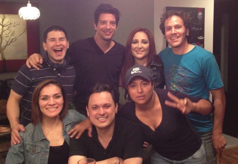 Héctor Zamorano con integrantes de La Academia