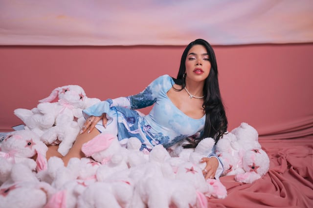 Kenia Os la rompió con Pink Aura con 15 canciones en el top de Spotify