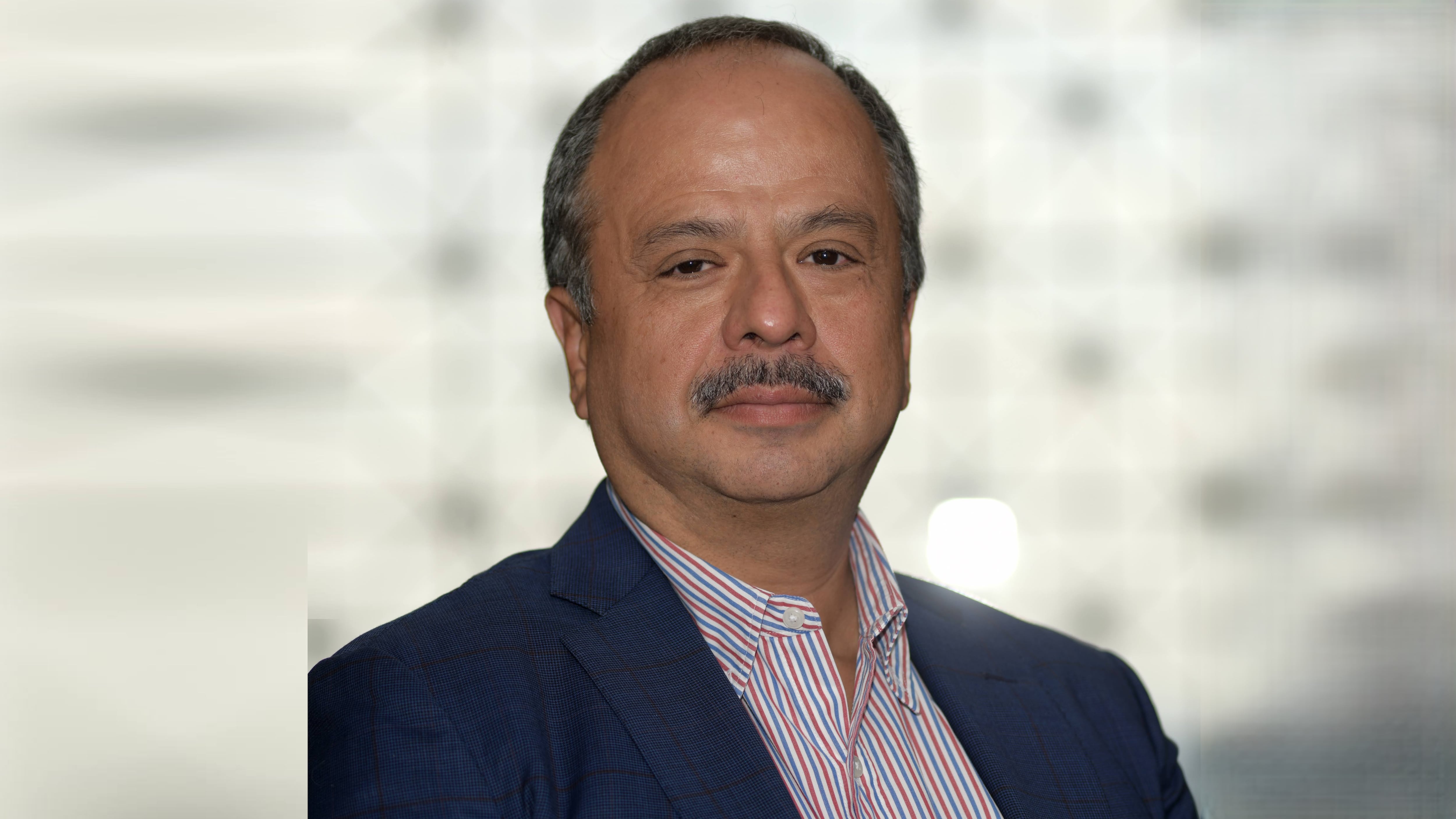 ¿Quién es Luis Gutiérrez Reyes? Dirección General de Financiamiento y Apoyo en la Secretaría de Economía