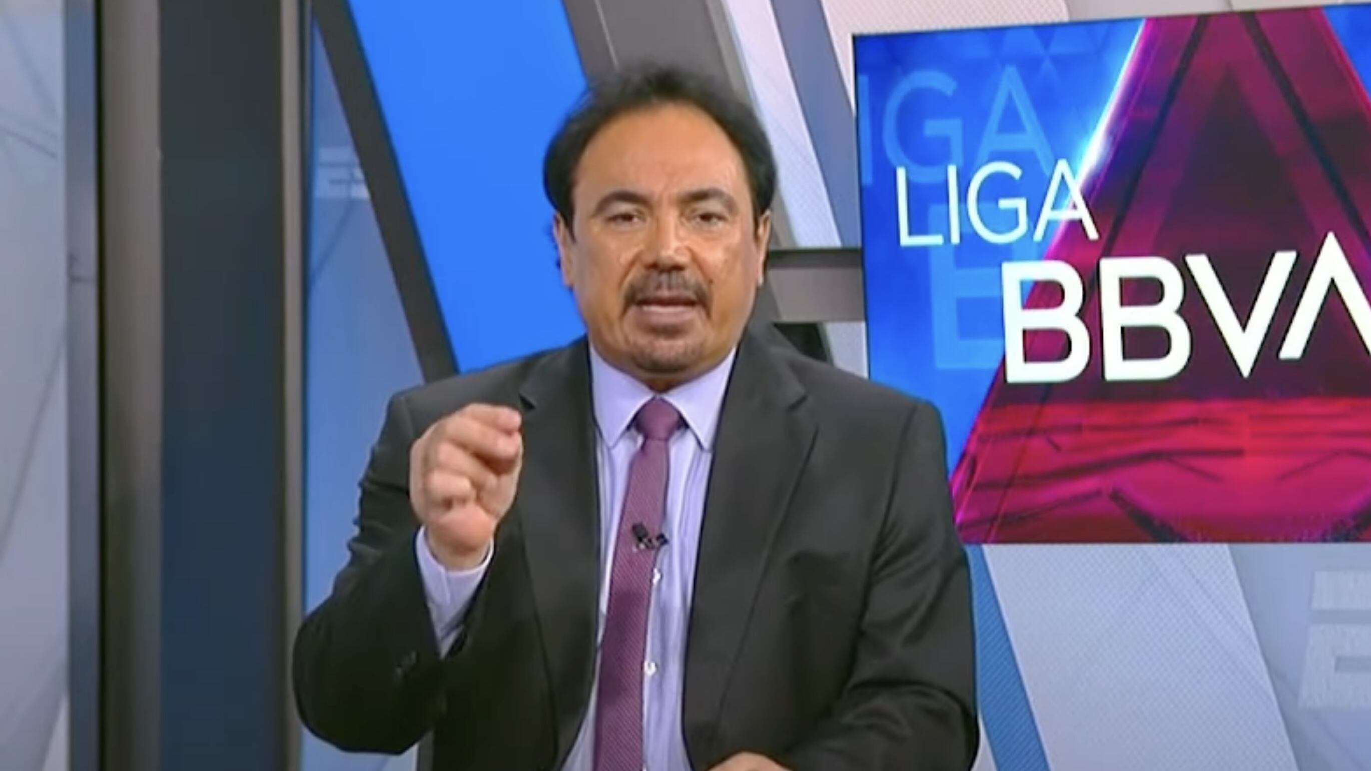 Hugo Sánchez afirma que Lichnovsky hizo “faltita” en gol del América a Chivas